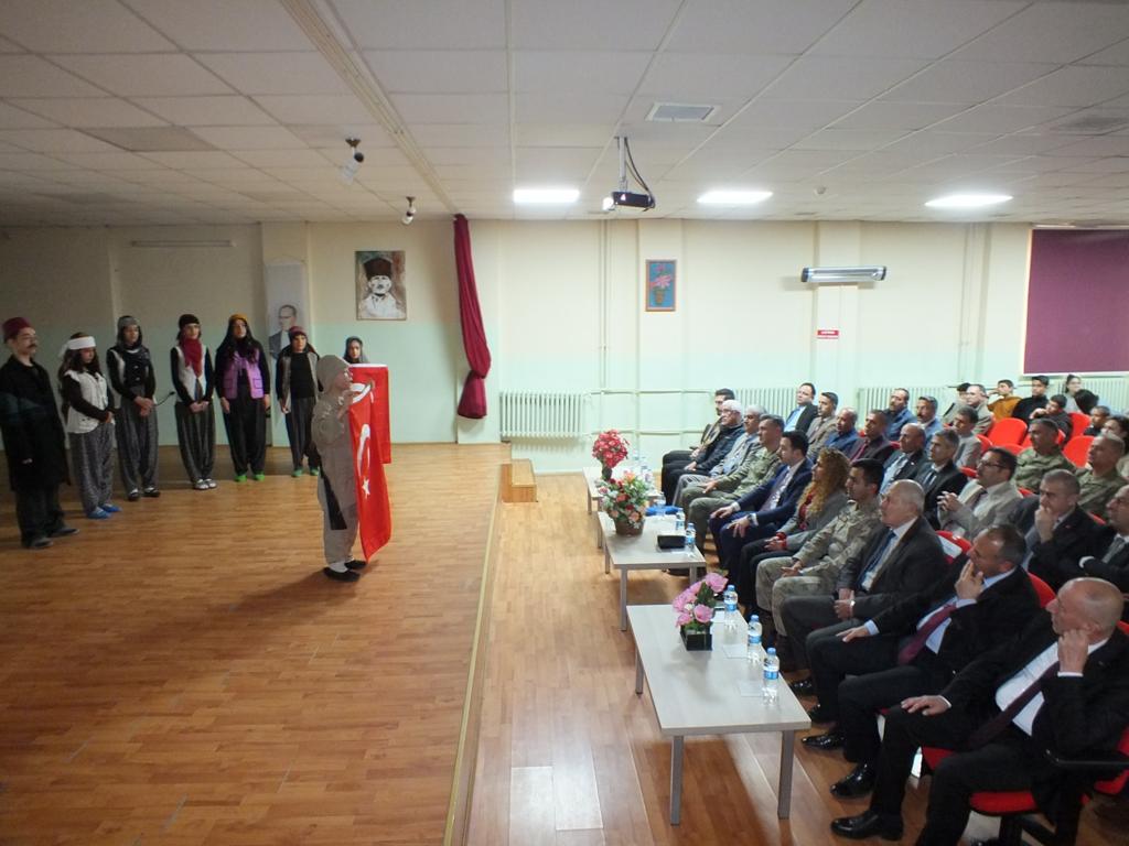        İlçemizde 12 Mart İstiklal Marşının Kabulünün 102 Yıl Dönümü ve Mehmet Akif ERSOY'u Anma Programı Gerçekleştirildi.